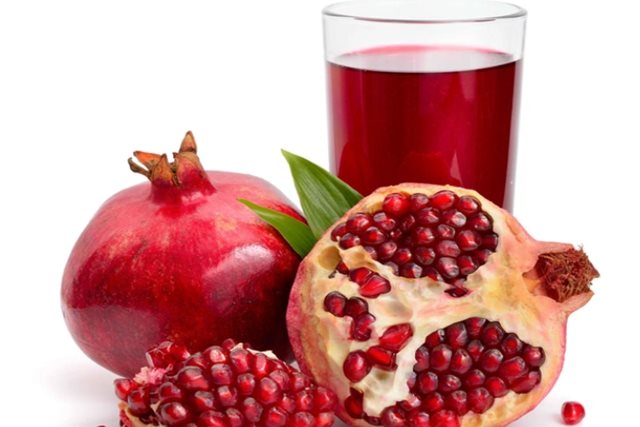 Nên uống bao nhiêu nước ép lựu mỗi ngày để có trái tim khỏe mạnh?